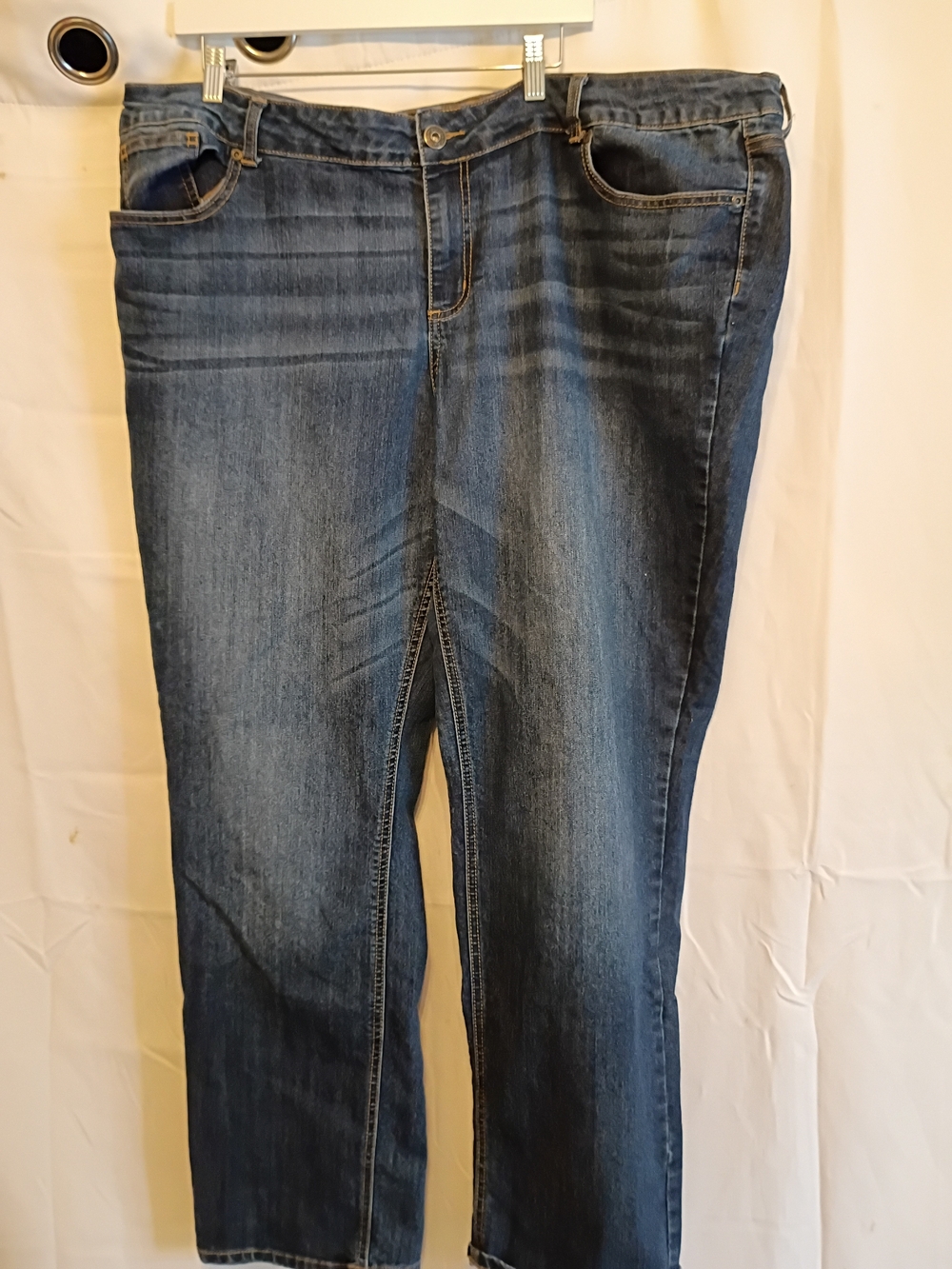 Maurices Straight-Leg Size 26 Long Women’s Jeans in Dark Blue Wash